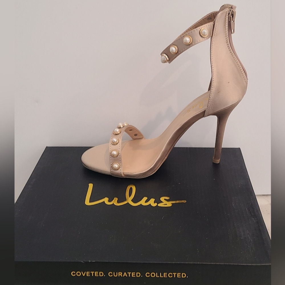 NWB Lulus High Heel Shoes